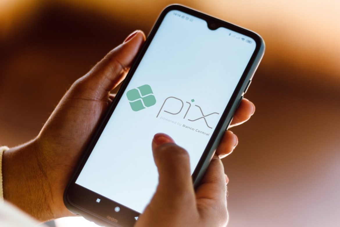 Novo vírus, que rouba dados e valores do PIX, impõem aumento da precaução digital - Revista Security