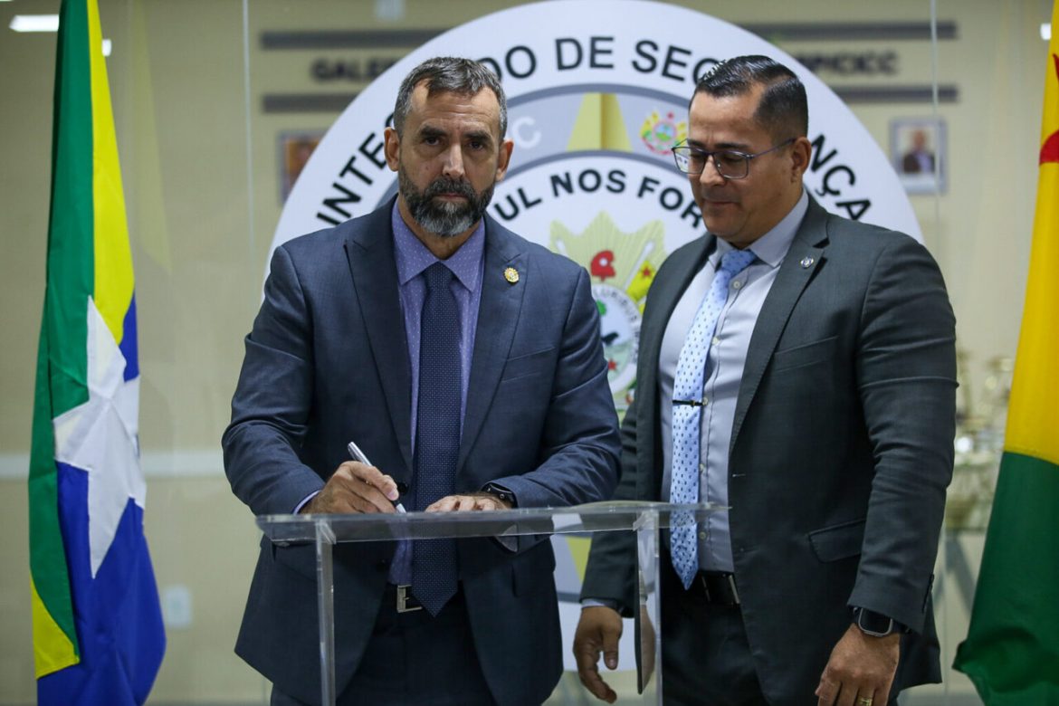 Troca de experiências Acre e Rondônia firmam parceria para compartilhar inteligências – Revista Security Troca de experiências: Acre e Rondônia firmam parceria para compartilhar inteligências - Revista Security